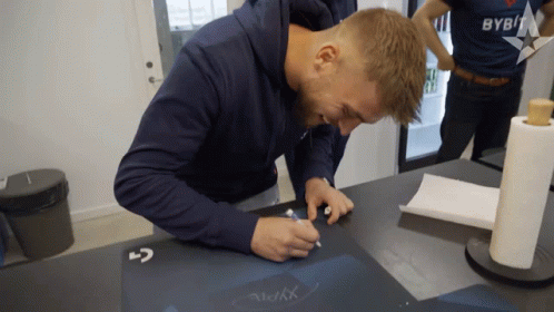 Fan Signing Autograph K0nfig Astralis Esports GIF