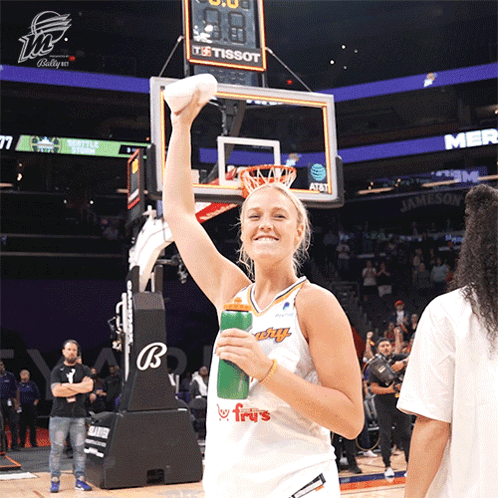 Female Basketball Player in Frus Jersey