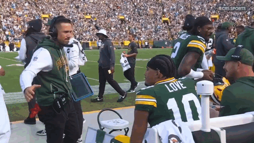Football Player In Green Jersey Number 10 GIF