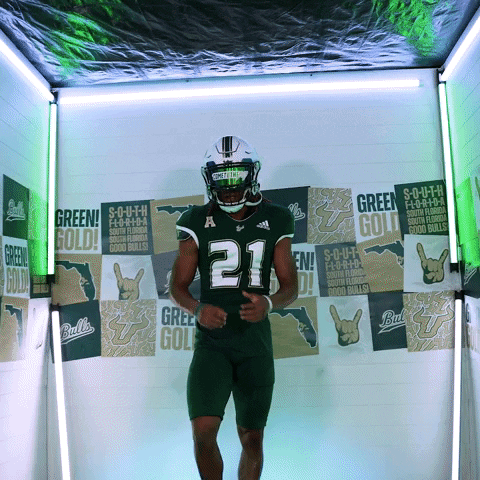 Football Player In Green Jersey Number 21 GIF