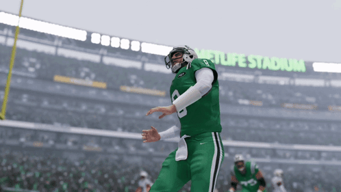 Football Player In Green Jersey Number 8 GIF