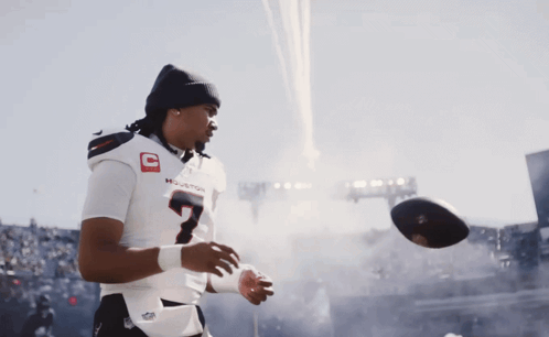 Football Player in White Jersey Number 7