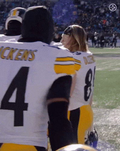 Football Player Number 4 On Shirt GIF