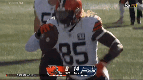 Football Player Number 85 Running With Ball GIF