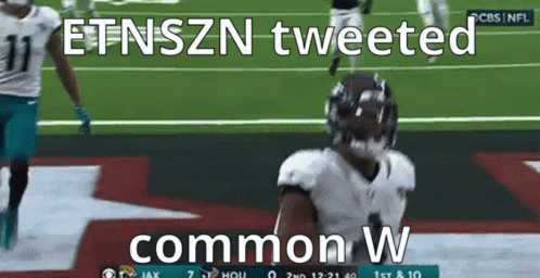 Football Player Running Etnszn Tweeted Common W GIF
