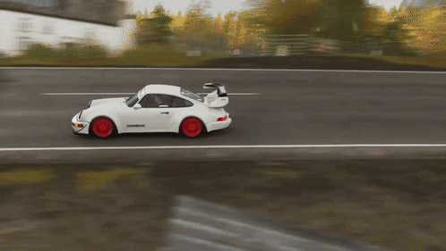 Forza Horizon 4 Porsche 911 Turbo White Running GIF
