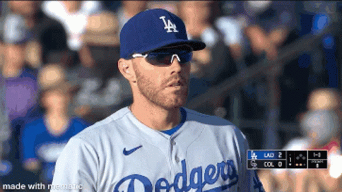 Freddie Freeman Looking Up GIF