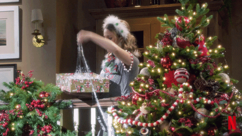 Fuller House Decorating A Christmas Tree GIF