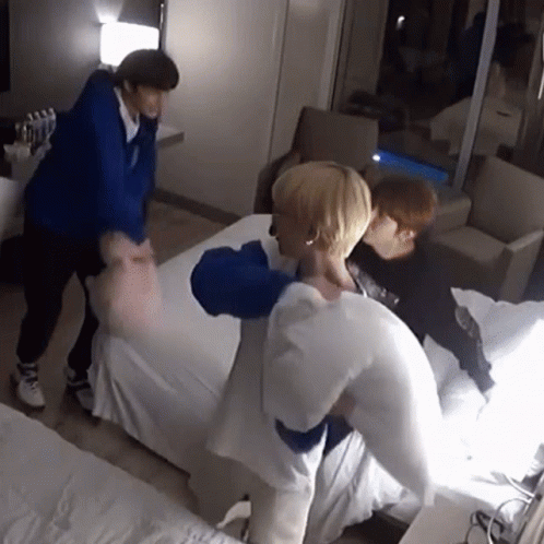 Funny Fight Soobin Soobtime Pillow Fight GIF
