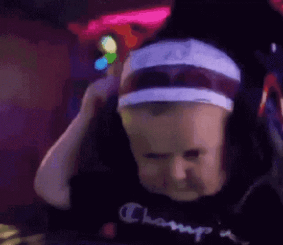 Gamer Hasbulla Magomedov GIF
