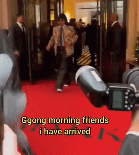 Ggong Morning I Have Arrived Red Carpet GIF