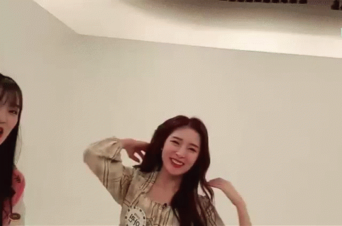 Ghost Hug Camera Oh My Girl Arin GIF