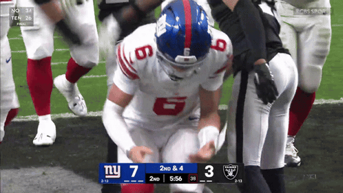 Giants vs Raiders Football Game
