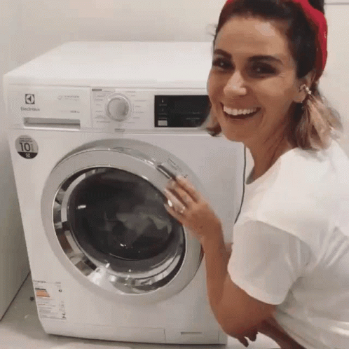 Giovanna Antonelli Doing Laundry GIF