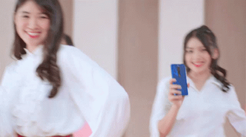 Girl Group Holding Xiaomi GIF