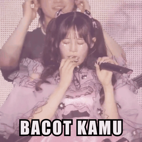 Girl Singing Into Microphone Bacot Kamu GIF