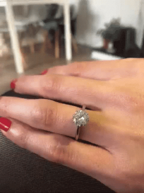 zoon interieur stout Gleaming Wedding Ring GIF | GIFDB.com