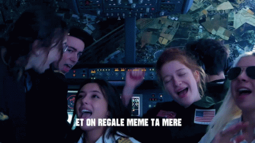 Group Singing in Cockpit et on regale meme ta mere