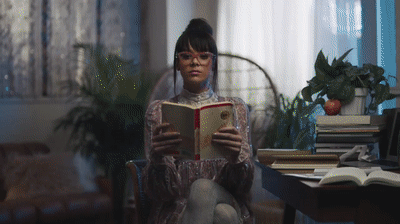 Hailee Steinfeld Transition Effect GIF