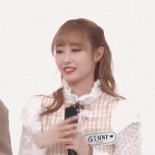 Hair Tuck Skyle Ginny Kpop GIF