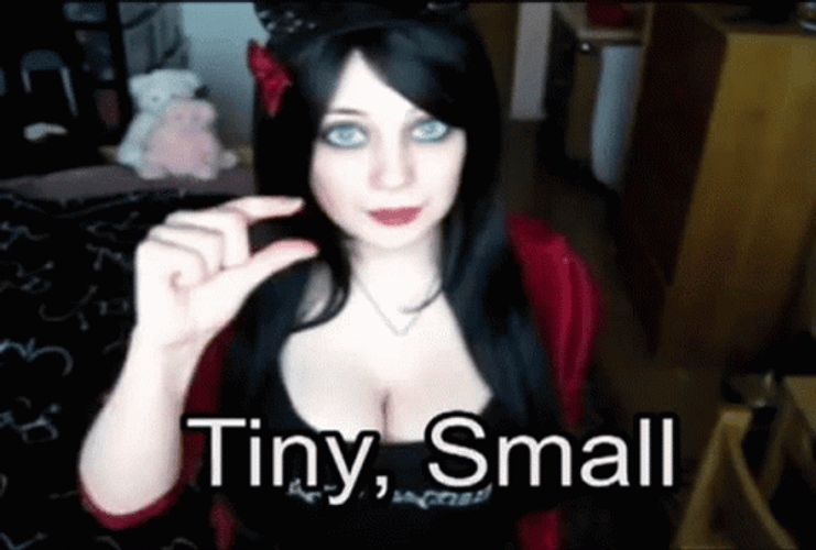 Hannah Saying Small Tiny In Her Broadcast GIF