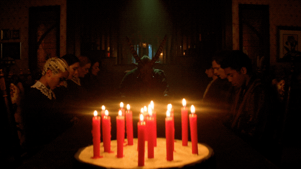 Happy Birthday Halloween Sabrina Caos Emos Netflix GIF