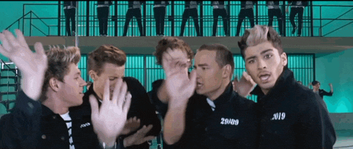 Harry Styles Niall Horan Liam Payne Zayn Malik Louis Tomlinson Kiss You Gif GIF