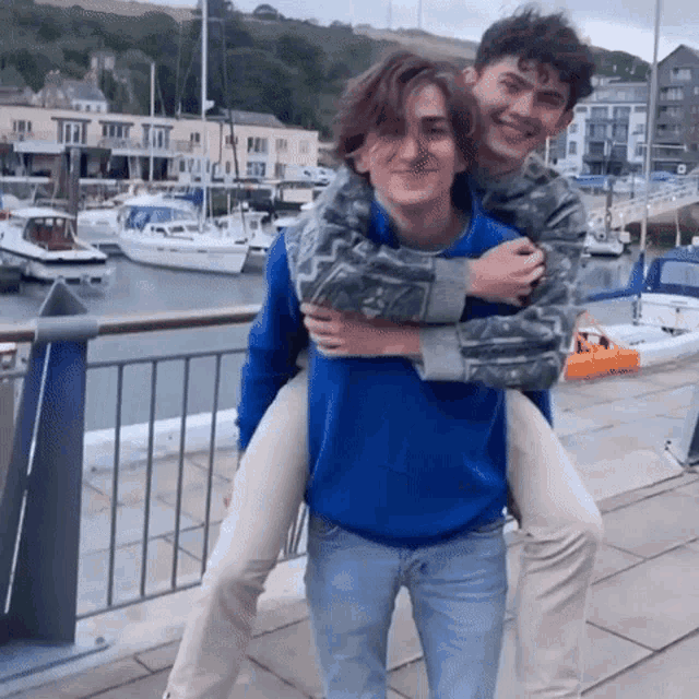 Heartstopper Cast Sebastian And Joe Gay Love GIF