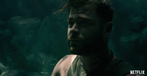 Holding Breath Underwater Chris Hemsworth GIF