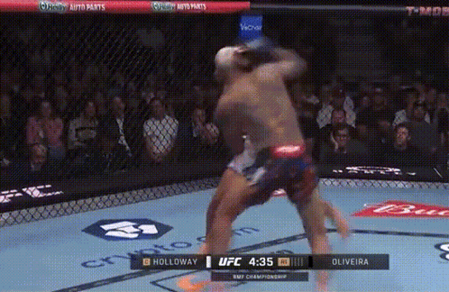Holloway and Oliveira Fighting in UFC Ring