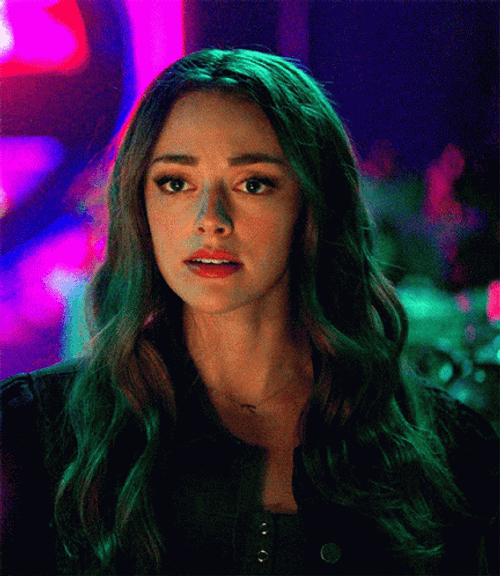 Hope Mikaelson Feeling Lonely  GIF