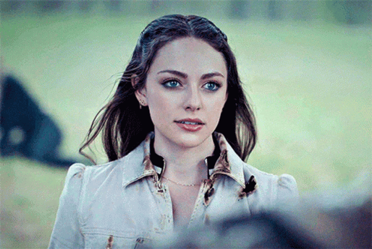 Hope Mikaelson With Vampire Eyes GIF