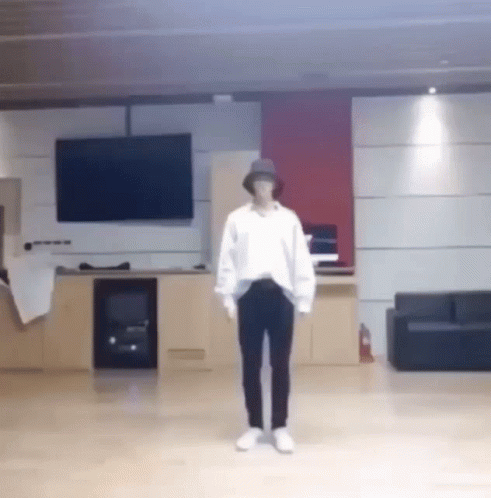 Hyun Jin Slow Disappearing Trick GIF