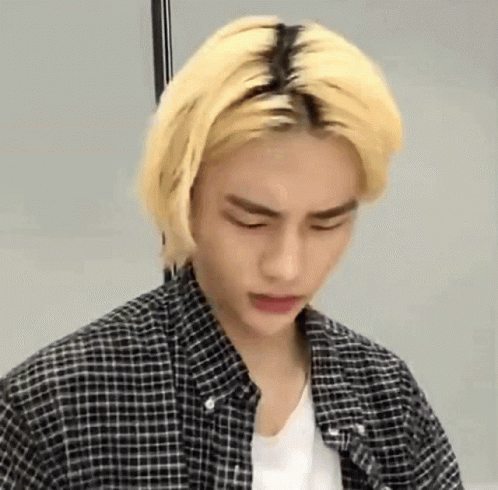 Hyunjin 498 X 490 Gif GIF