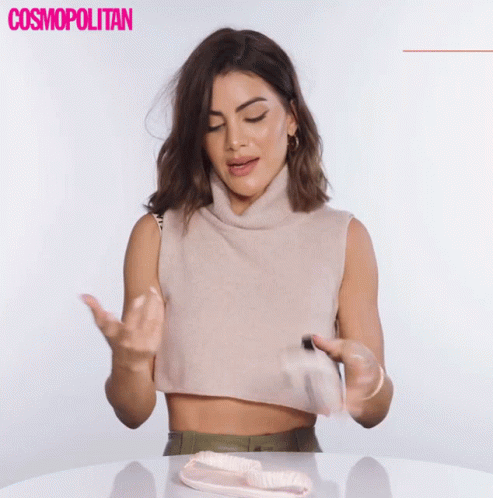 I Dont Know What To Do With My Hands Camila Coelho GIF