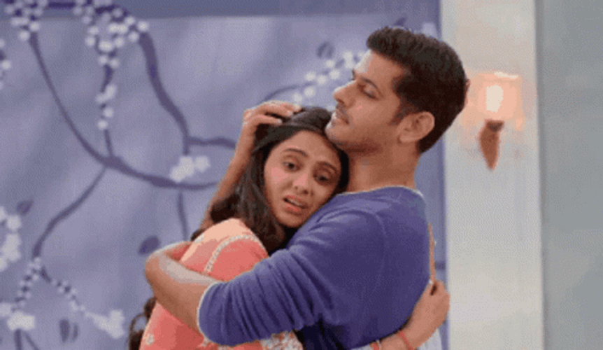 Indian Couple Abrazo  GIF
