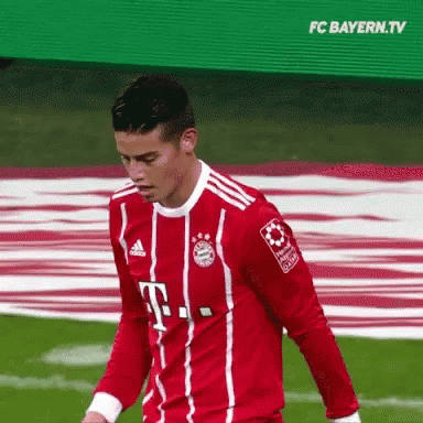 James Rodriguez Pointing Finger Look Up GIF