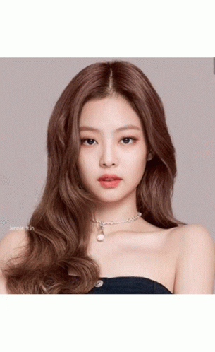 Jennie Kim Edits GIF