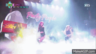 Jisoo Cool Dance Moves Onstage GIF