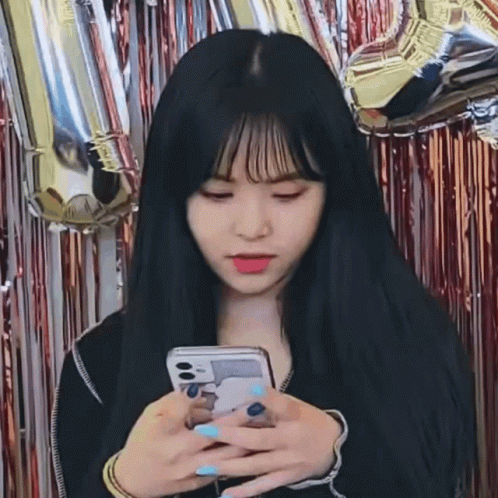 Jiwon Holding The Phone Thinking Meme GIF