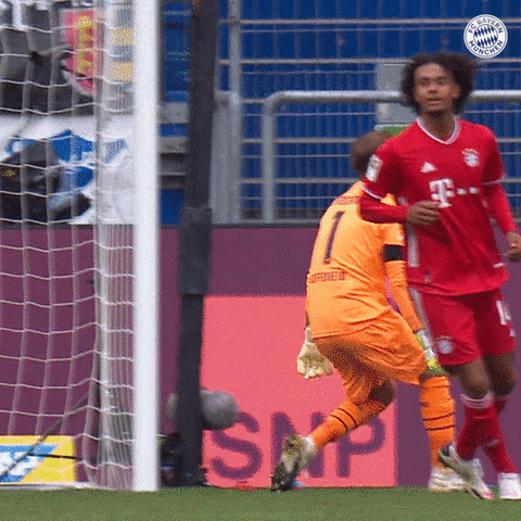 Joshua Zirkzee All Out Smile Running GIF