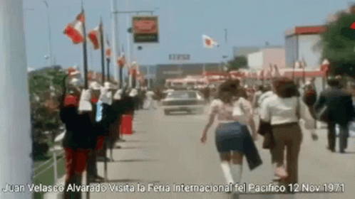 Juan Velasco Alvarezo Visita La Feria Internacional Fel Pacifico On November 12Th 1971 GIF