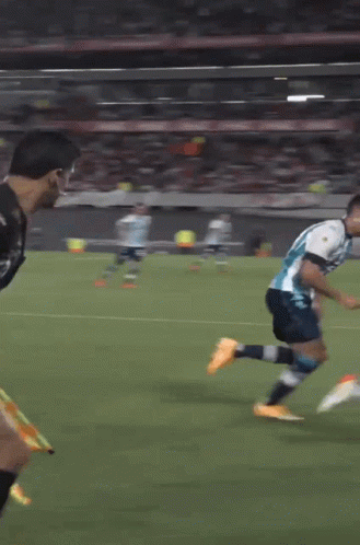 Julian Alvarez Impressive Move GIF