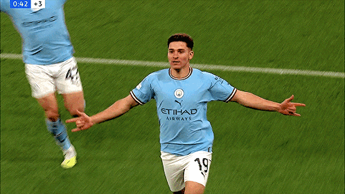 Julian Alvarez Jump GIF