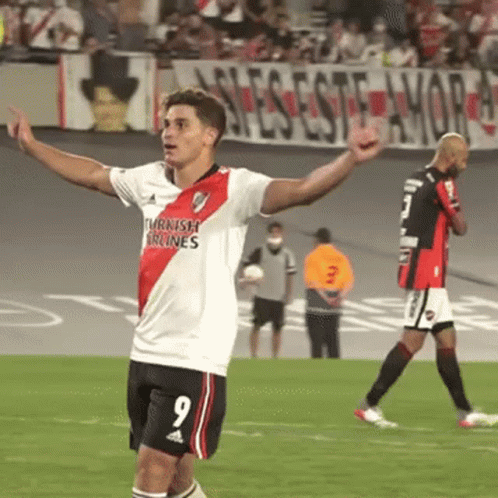 Julian Alvarez Wave To The Crowd GIF