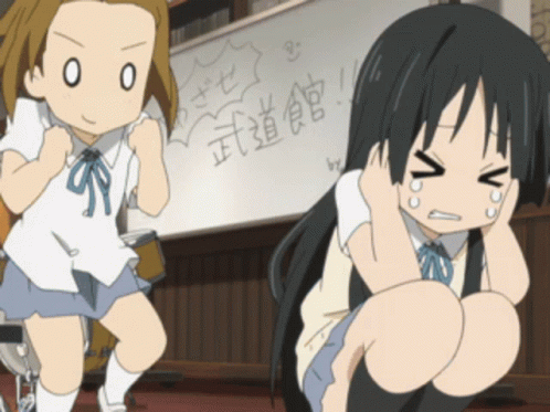 K-on Ritsu Tainaka Scaring Mio Akiyama GIF