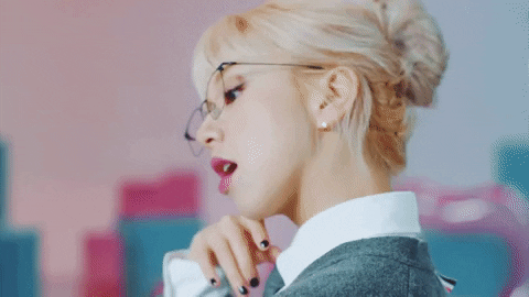 K-pop Chaeyoung As Scientist With Glasses GIF