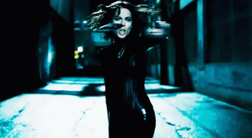 Kate Beckinsale Turnaround GIF