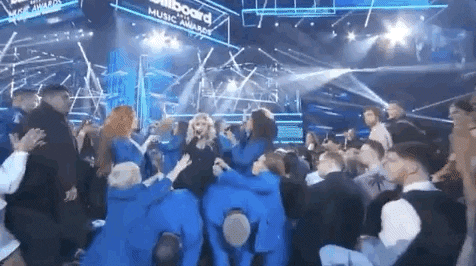 Kelly Clarkson Perform With Back Up Dancers GIF