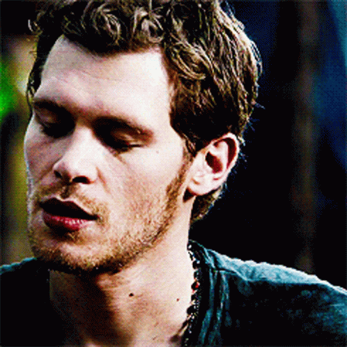 Klaus Mikaelson Talking To Someone GIF